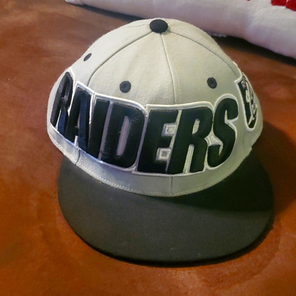 Raiders fitted 7 ⅜ cap